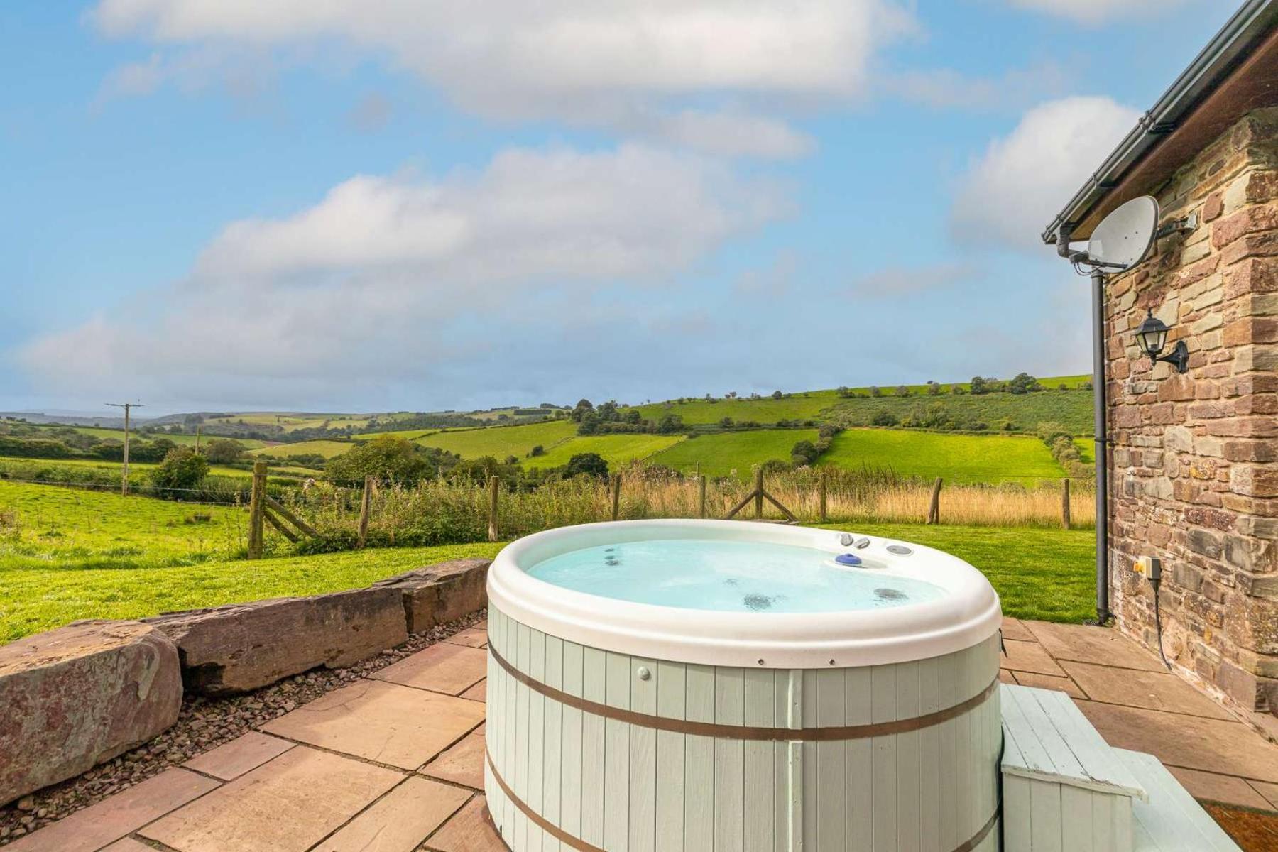 Hilltop View With Hot Tub Brecon Luaran gambar